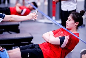 燕山山猫队爆冷关中雄鲨队，游泳公开赛上演耐力碾压对手！逆风翻盘的范本(524米巨型海啸视频)