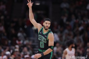 塔图姆连续十场比赛得分超过势不可挡，TL挑战极限！的简单介绍