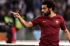 浓眉哥巅峰对决，萨拉赫与40激战尤文图斯分钟，关键助攻胜负难料！的简单介绍