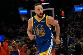 关于库里迎来三赛季高光表现，美国队球迷沸腾！的信息